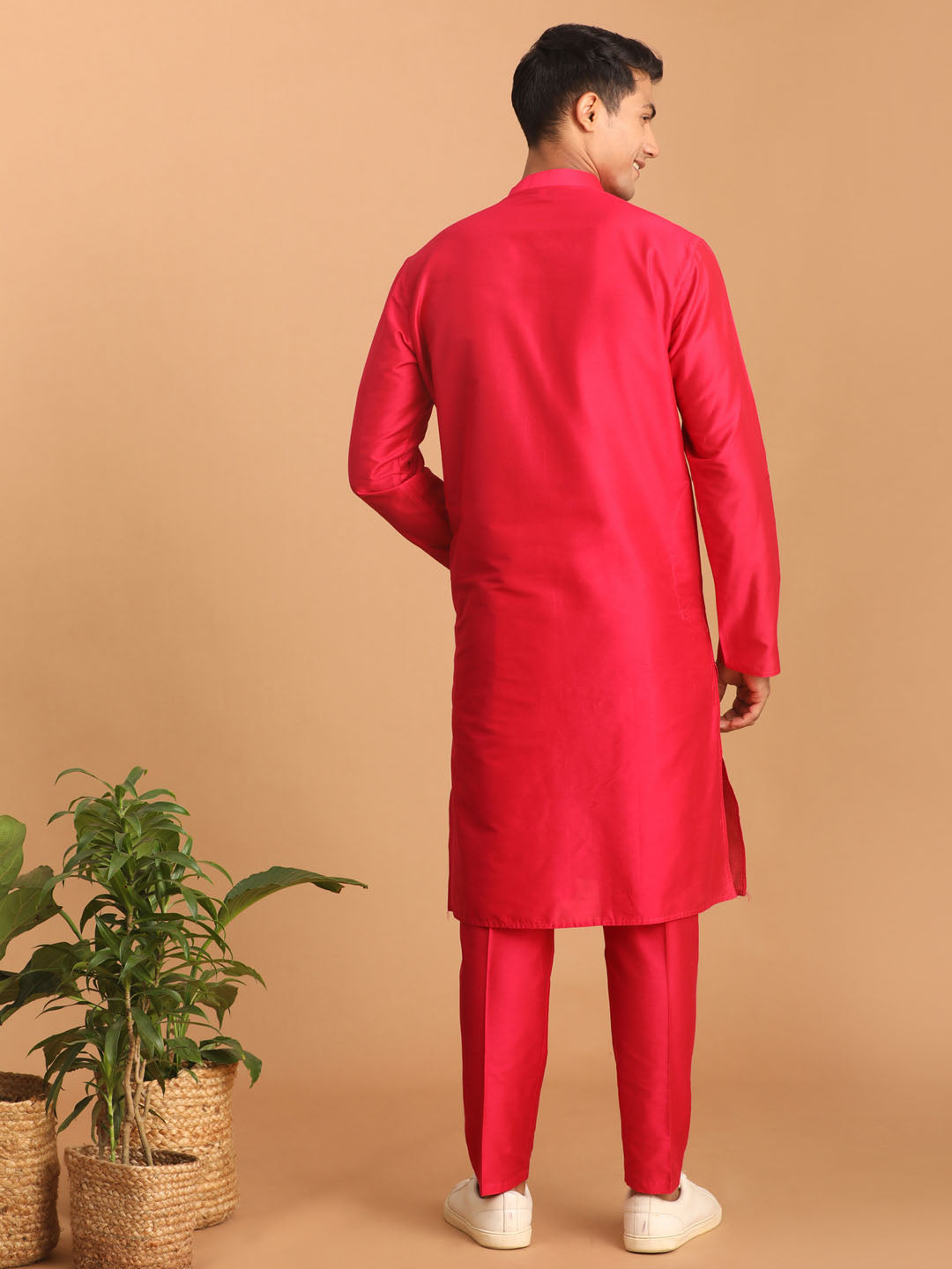 vastramay mens valentino pink solid fancy kurta with stylish pant