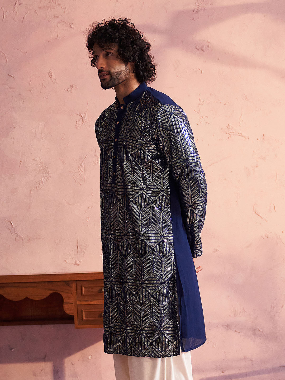 VASTRAMAY Men's Navy Blue Georgette Embellished Kurta