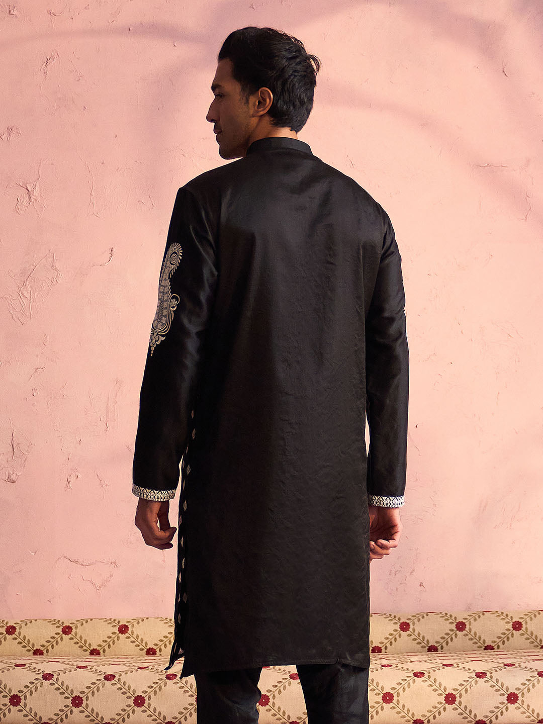 VASTRAMAY Men's Black Silk Blend Embroidered Ethnic Kurta