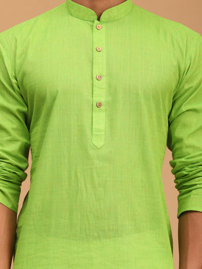 VASTRAMAY Men's Green Cotton Handloom Kurta With White Pant Set