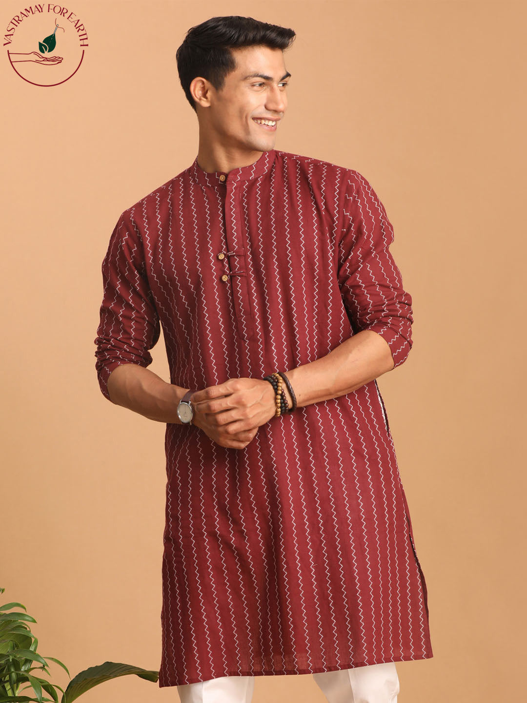 vastramay mens maroon jacquard zig zag pattern cotton kurta 1