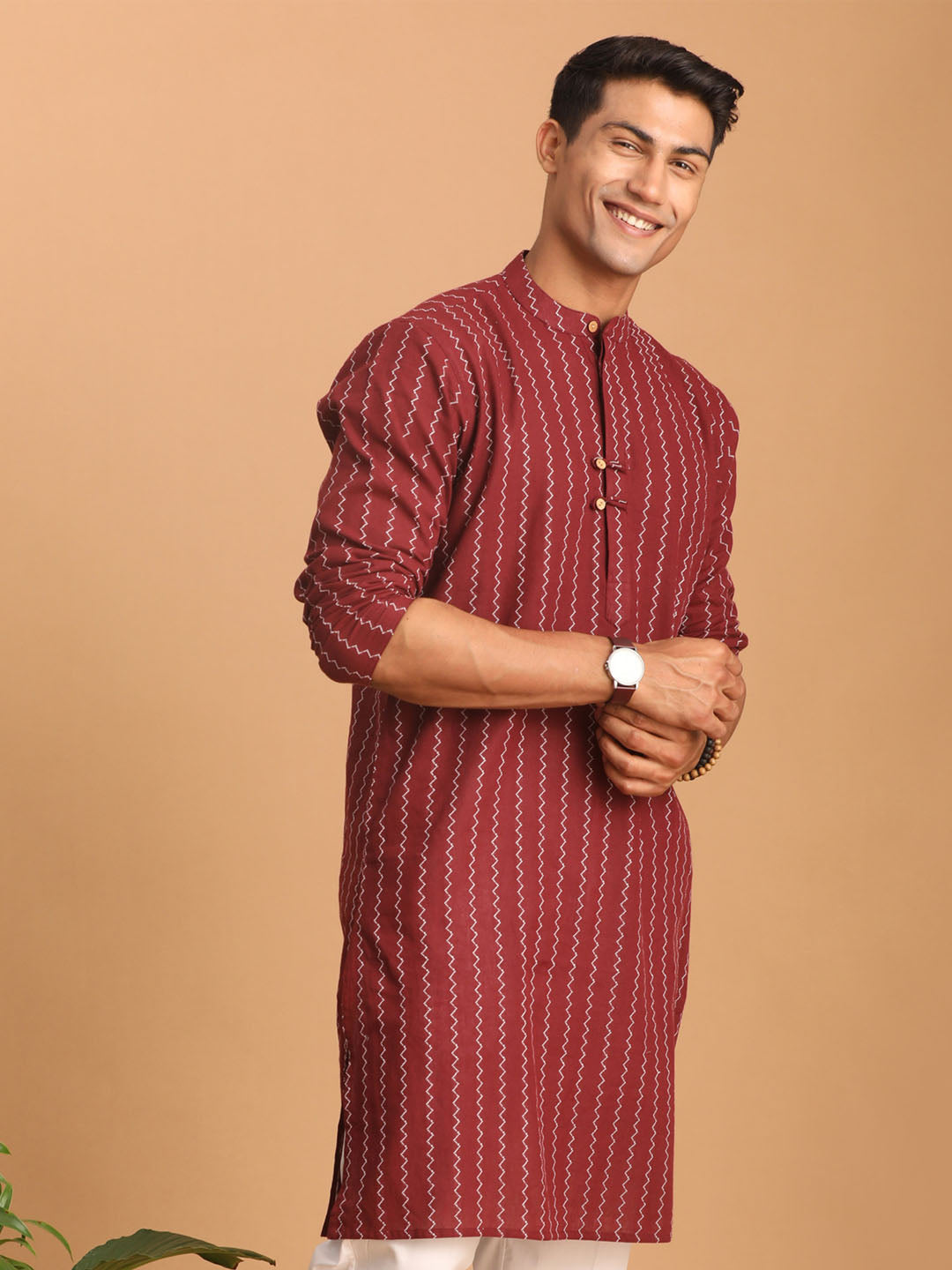 vastramay mens maroon jacquard zig zag pattern cotton kurta 1