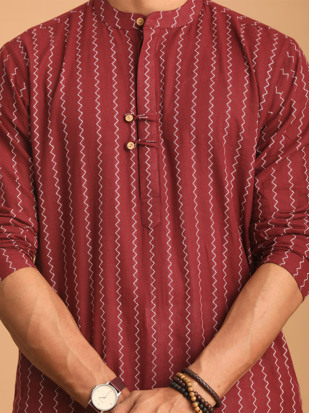 vastramay mens maroon jacquard zig zag pattern cotton kurta 1