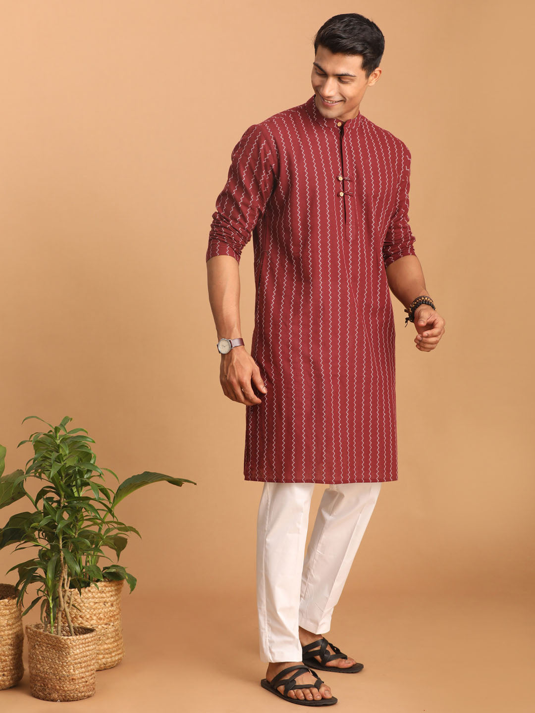 vastramay mens maroon jacquard zig zag pattern cotton kurta 1