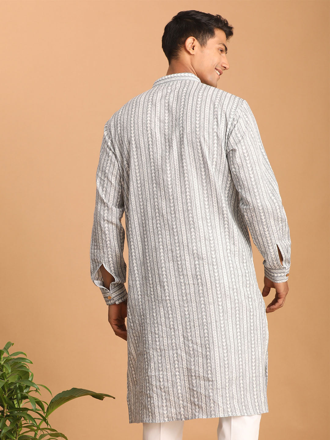 vastramay mens grey and white batik printed kurta