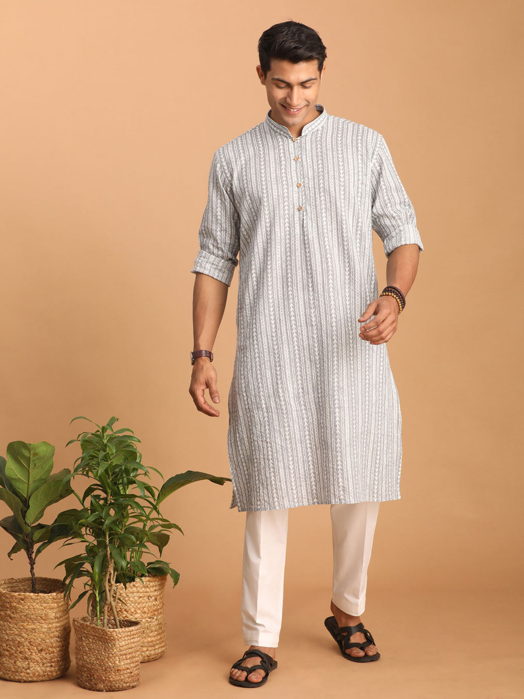 vastramay mens grey and white batik printed kurta