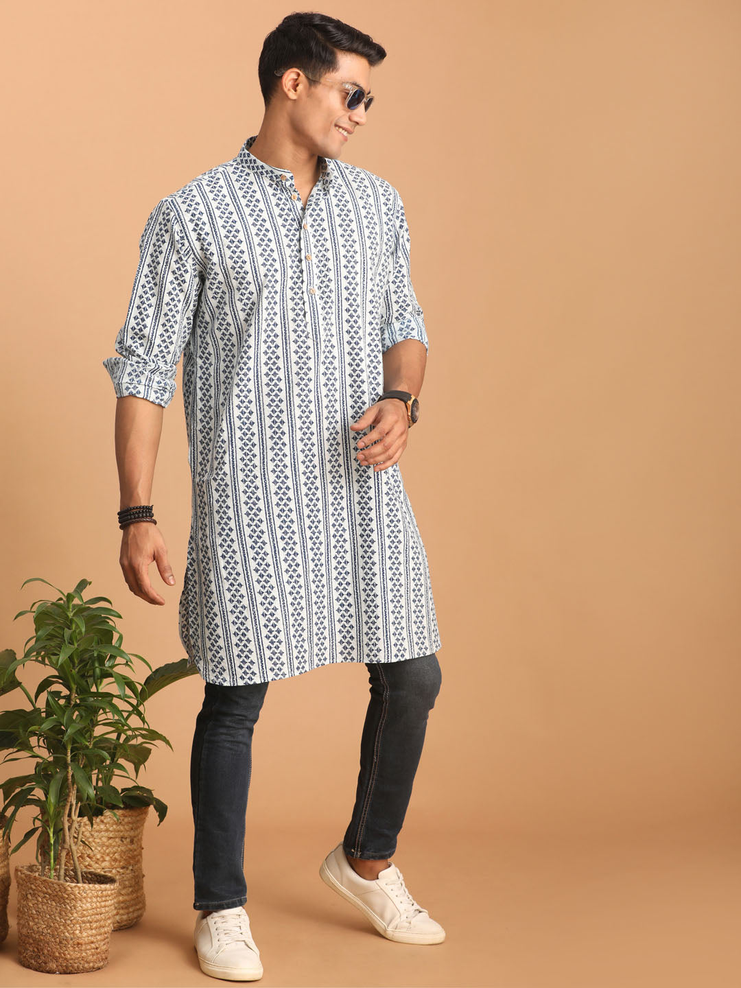 vastramay mens white and blue geometrical striped printed curved kurta