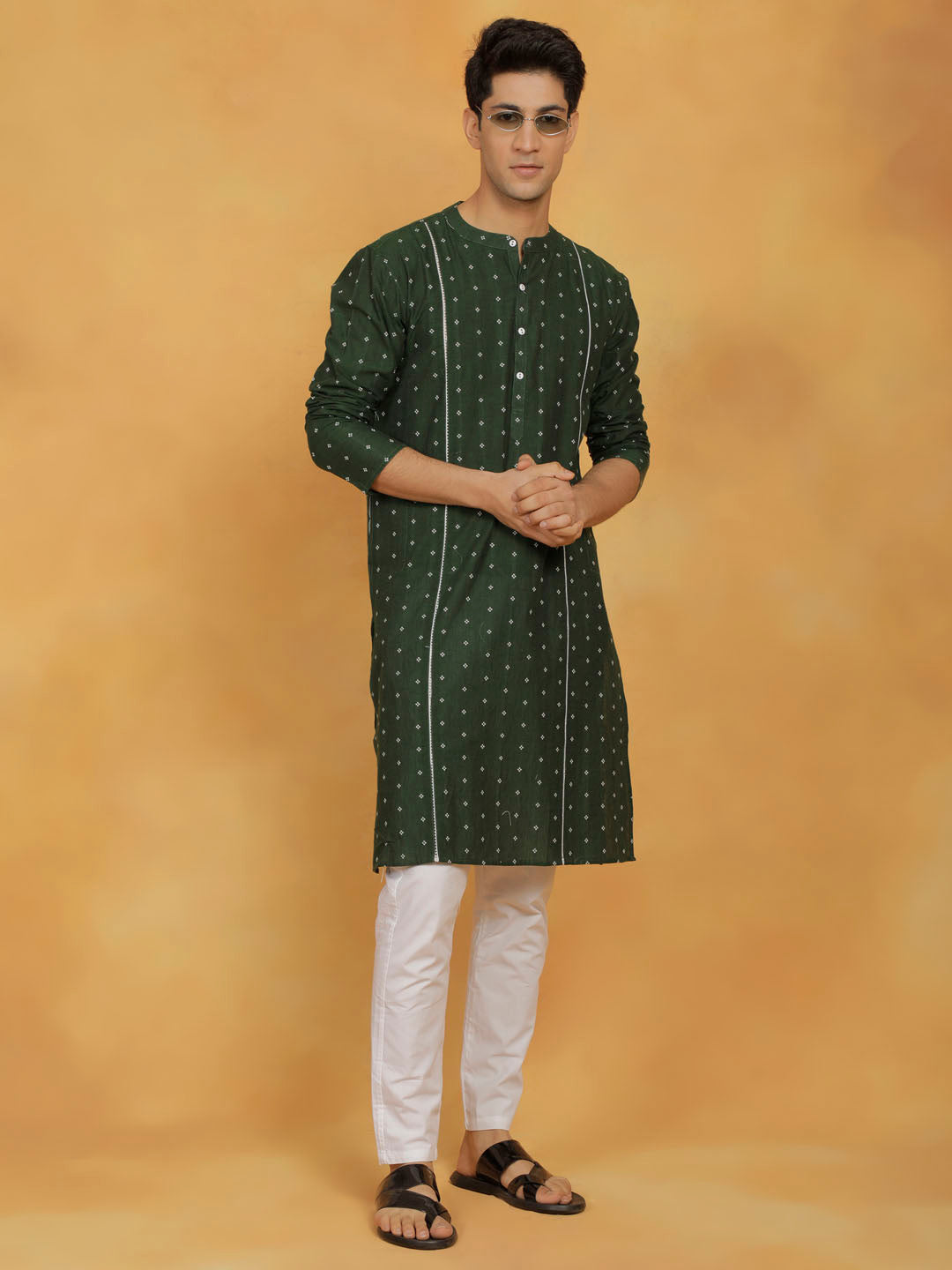 Vastramay Men's Bottle Green Cotton Kurta