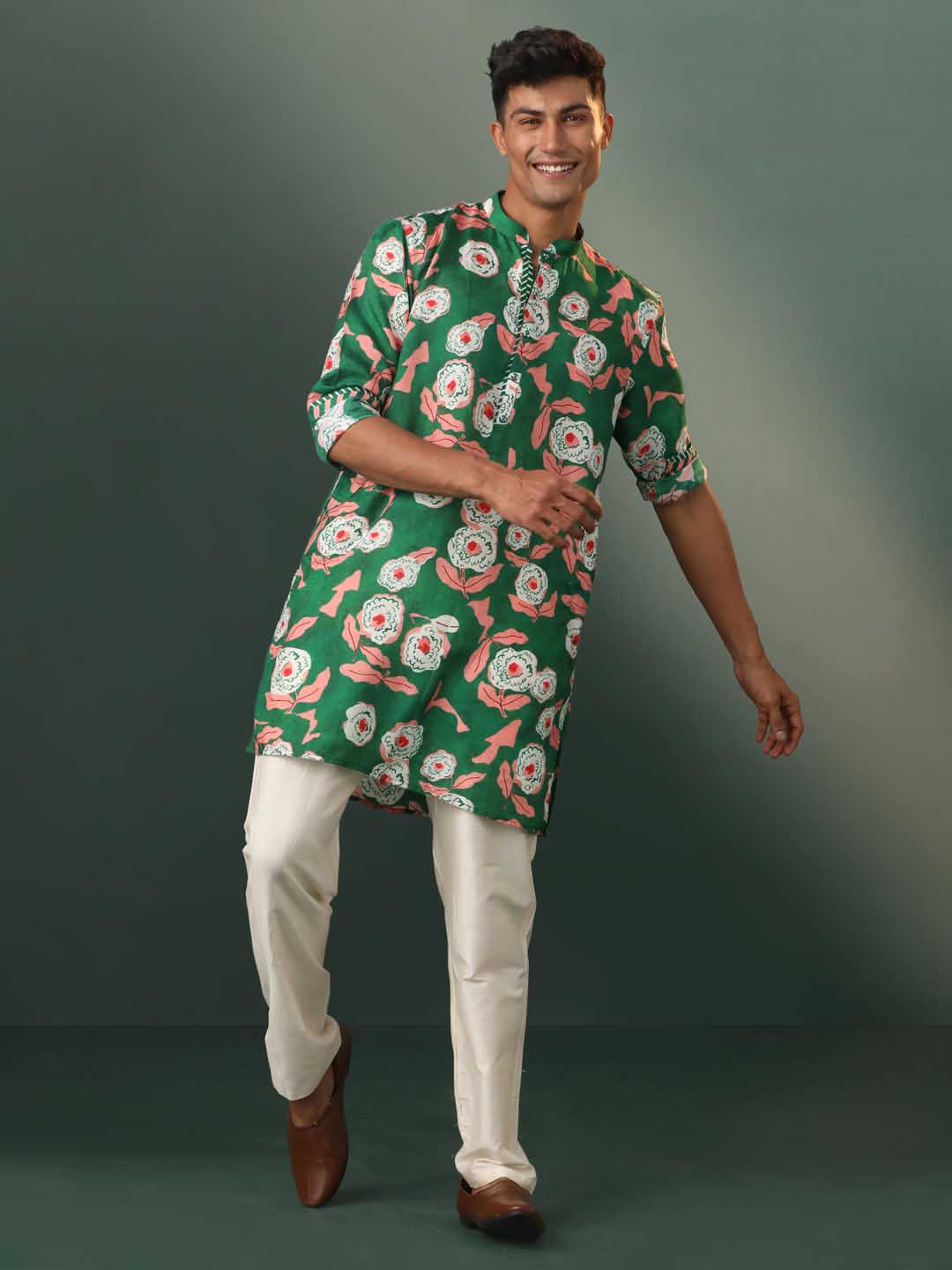 Vastramay Men's Green Floral Print Cotton Blend Kurta