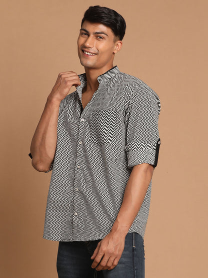 Vastramay mens black zig zag printed shirt