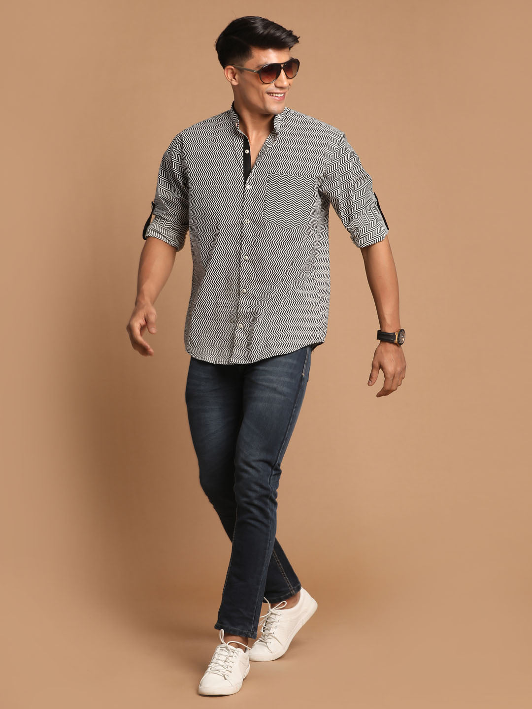 Vastramay Men's Black zig-zag Printed Shirt