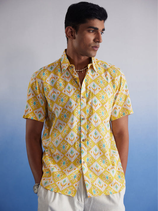 VASTRAMAY Men's Yellow Ikkat Print Cotton Shirt