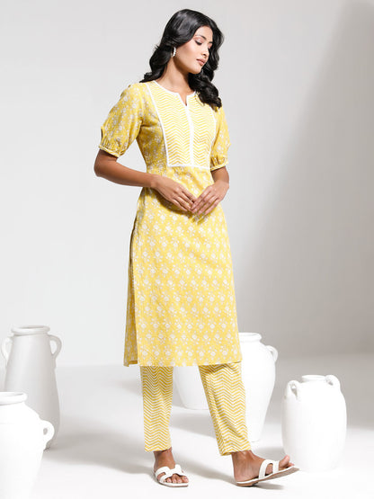 VASTRAMAY Women's Yellow Printed Cotton Kurta Pant Set