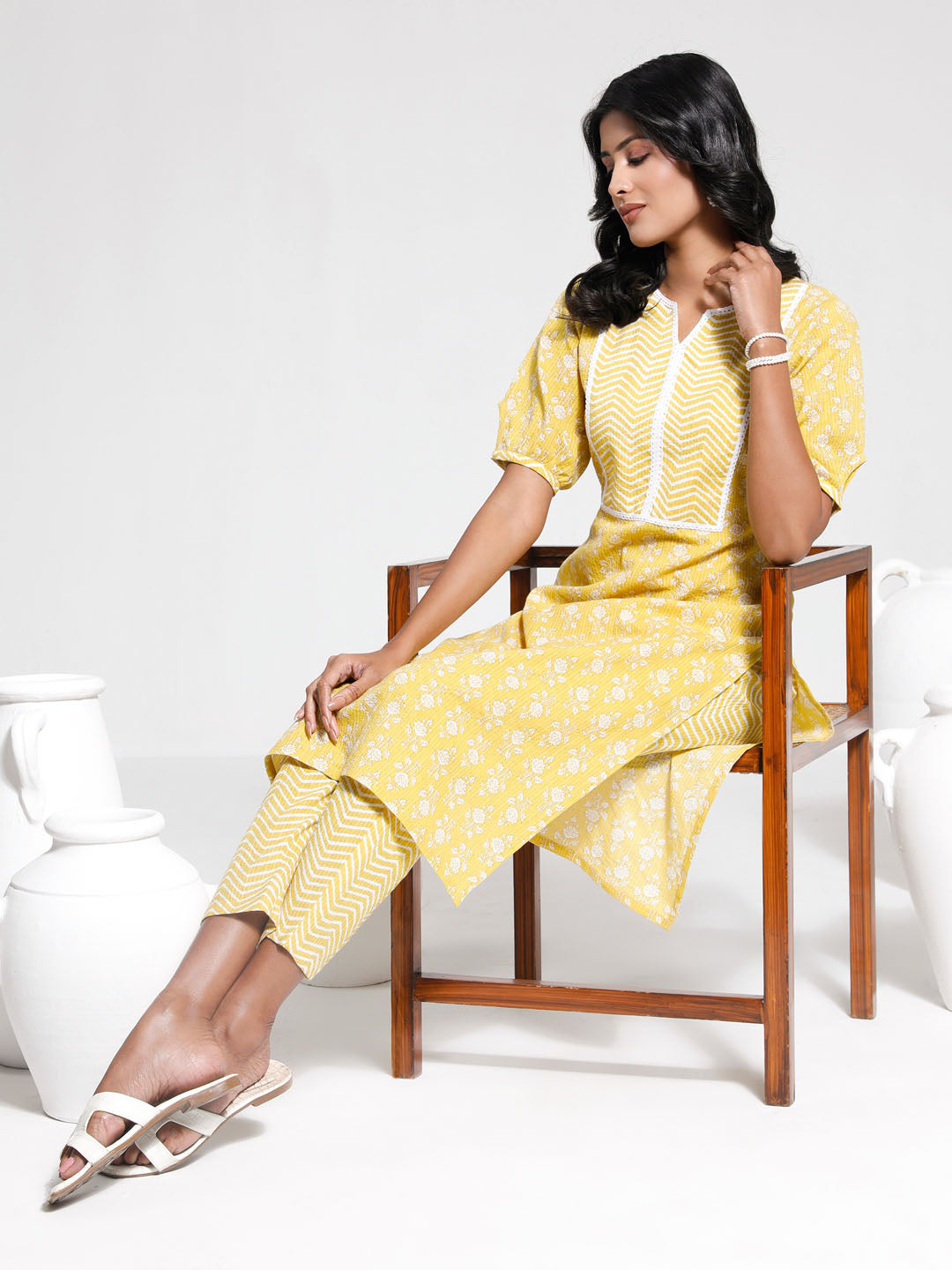 VASTRAMAY Women's Yellow Printed Cotton Kurta Pant Set