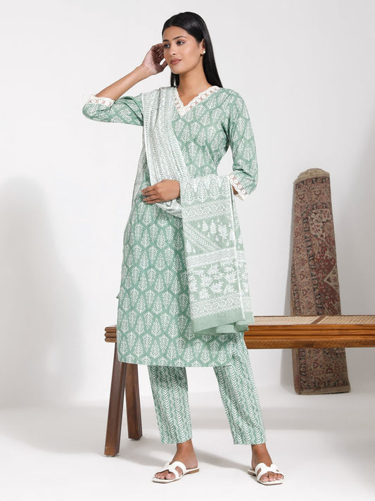 VASTRAMAY Women's Green Cotton Kurta Set With Matching Dupatta