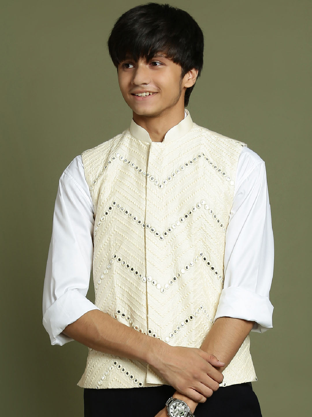 Yuva By VASTRAMAY Boys' Cream Mirror Work Ethnic Jacket