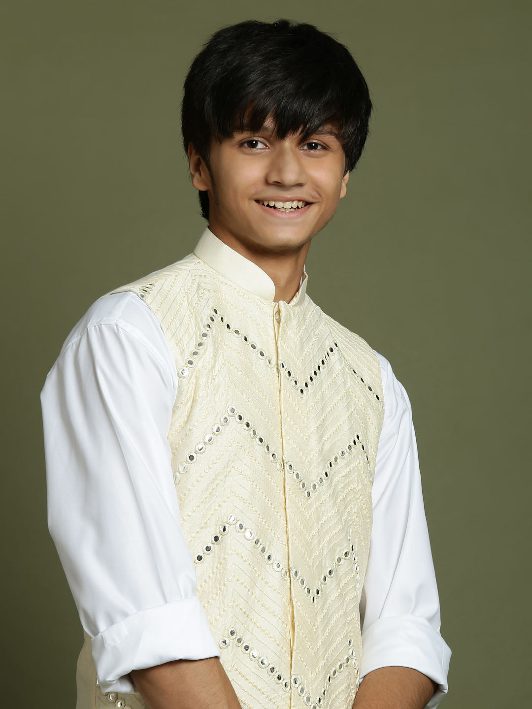 Yuva By VASTRAMAY Boys' Cream Mirror Work Ethnic Jacket