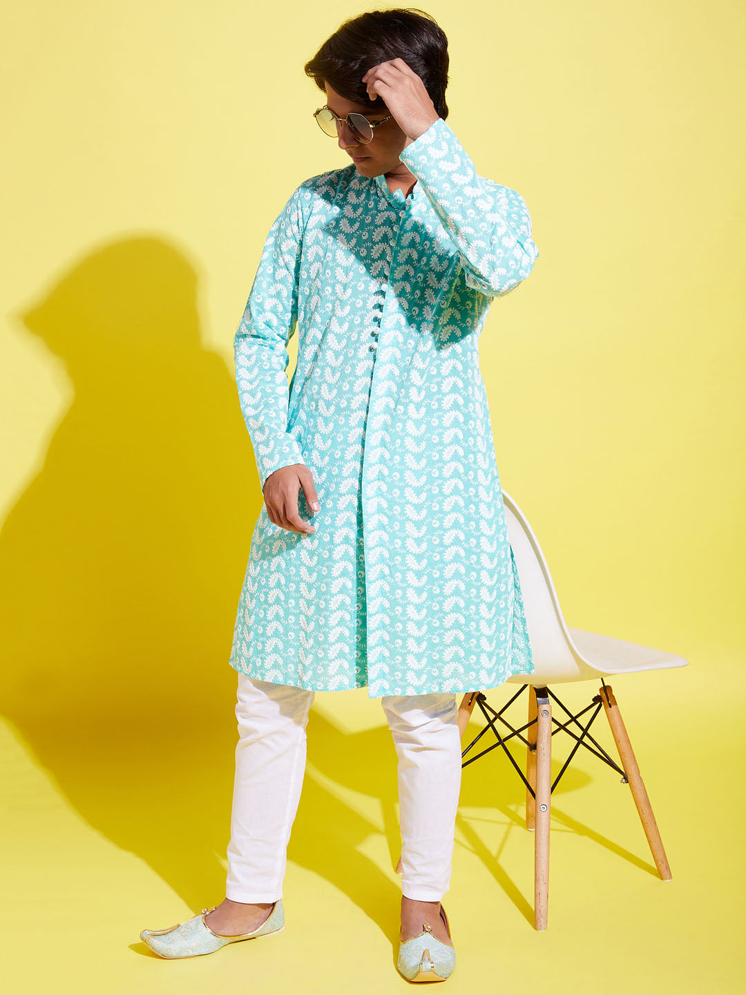 VASTRAMAY Boys Green Embroidered Kurta