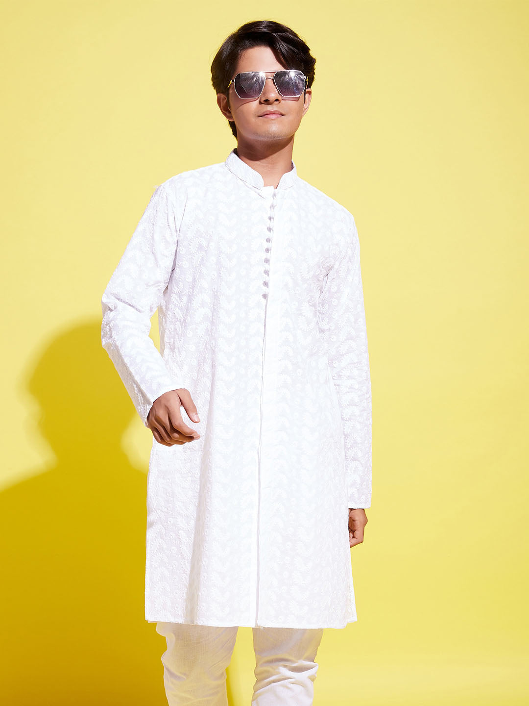 VASTRAMAY Boys White Embroidered Kurta