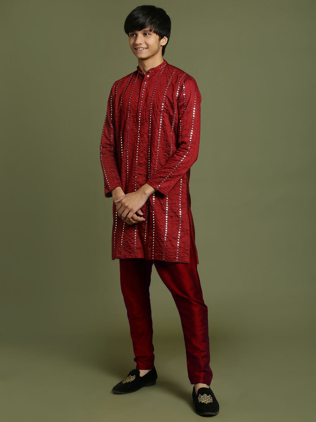 Yuva By VASTRAMAY Boys maroon Embroidered Vertical Mirror Work Kurta With Pyjama Set