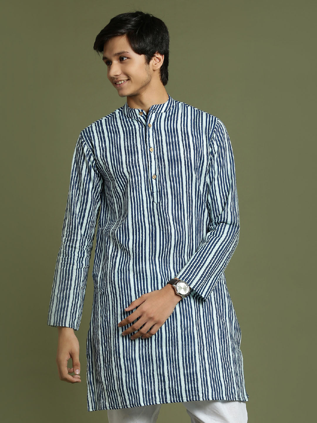 YUVA BY VASTRAMAY Boys' Indigo Blue Striped Kurta