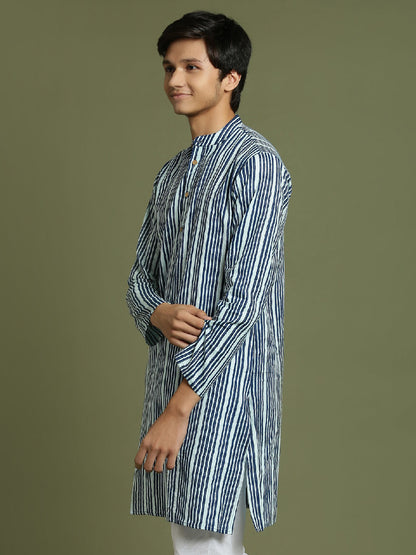 YUVA BY VASTRAMAY Boys' Indigo Blue Striped Kurta