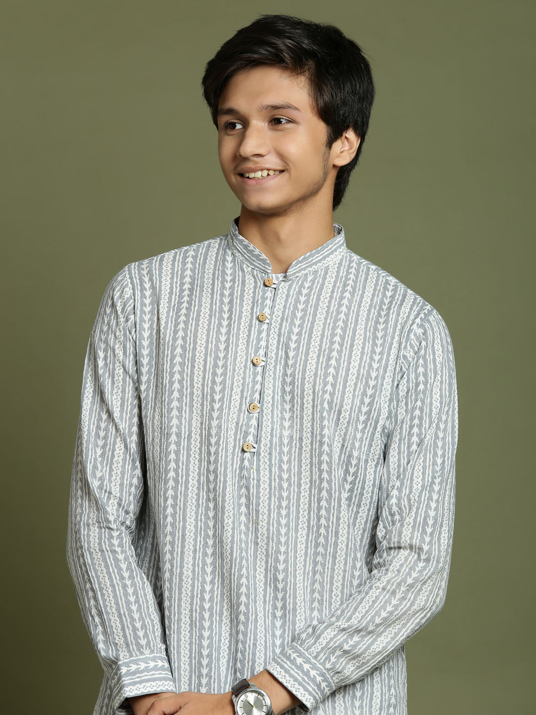 YUVA BY VASTRAMAY Boys' Grey Woven Kurta