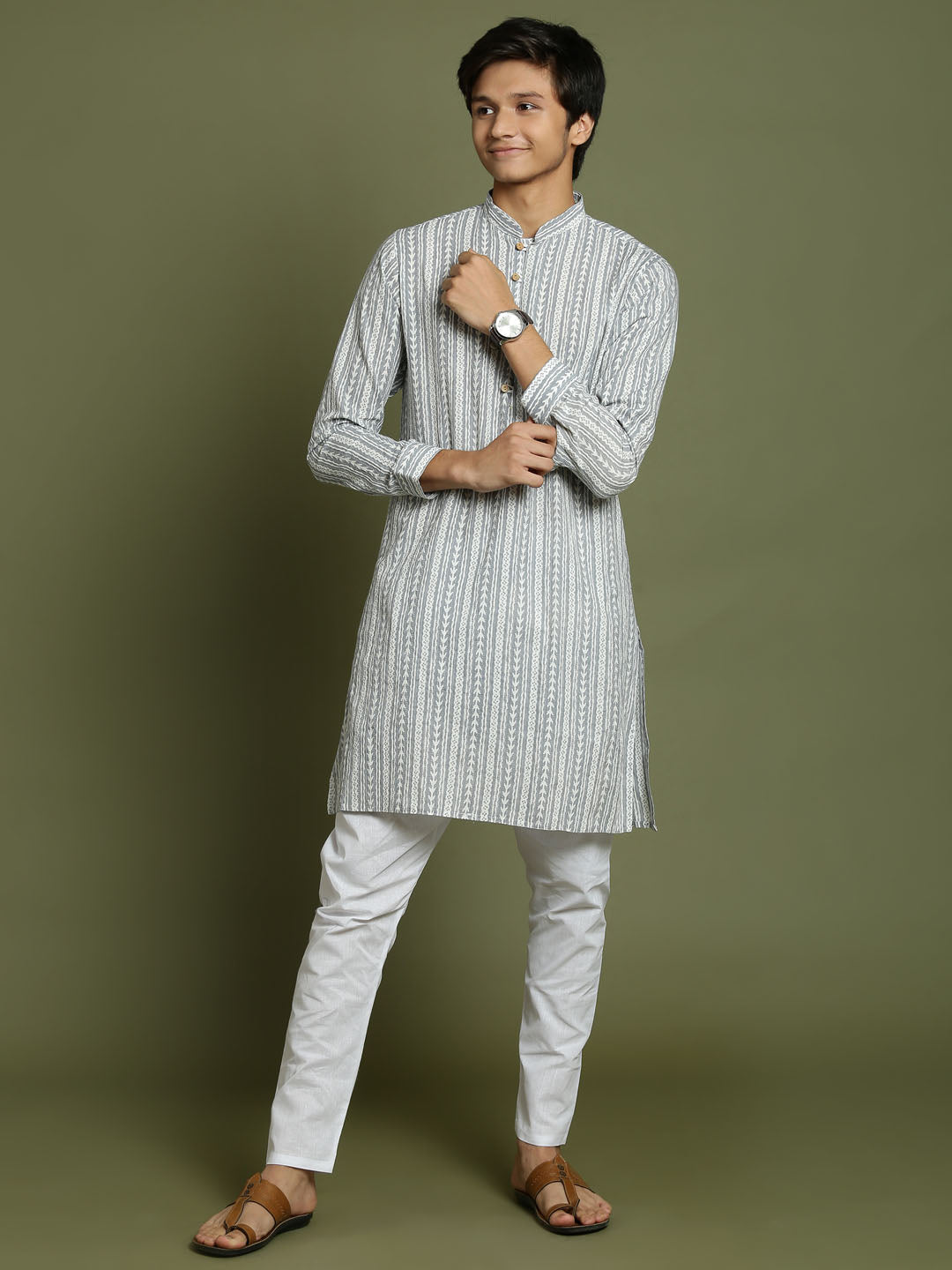 YUVA BY VASTRAMAY Boys' Grey Woven Kurta