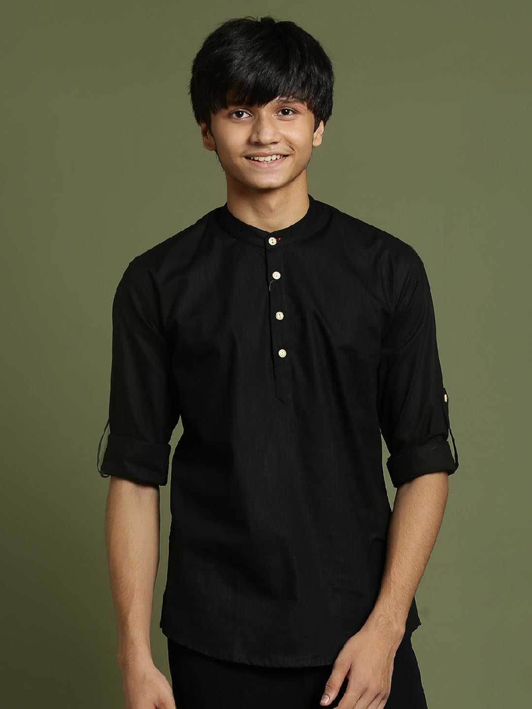 YUVA By VASTRAMAY Boys Black Short Kurta