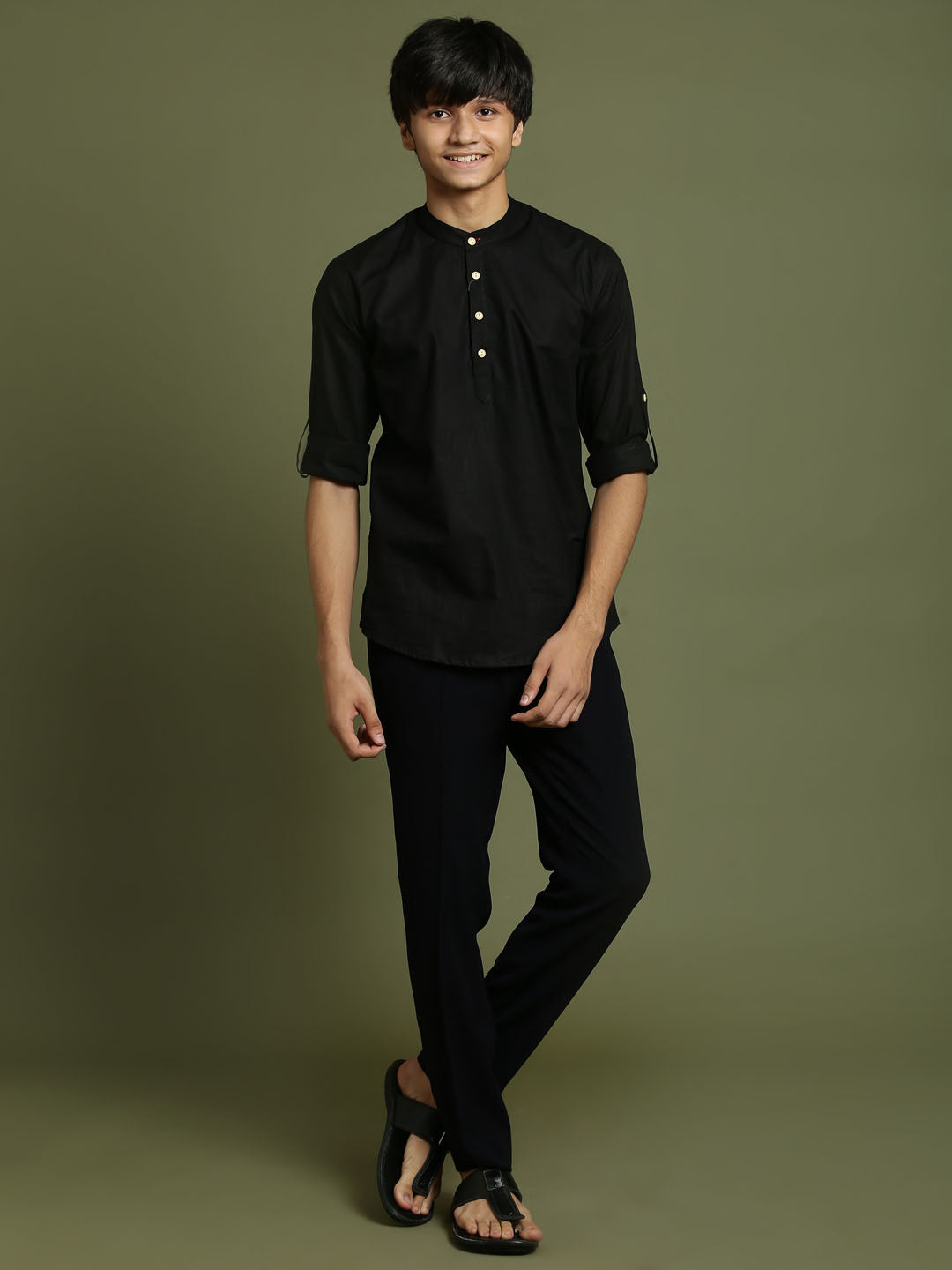 YUVA By VASTRAMAY Boys Black Short Kurta