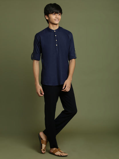 YUVA By VASTRAMAY Boys Navy Blue Short Kurta