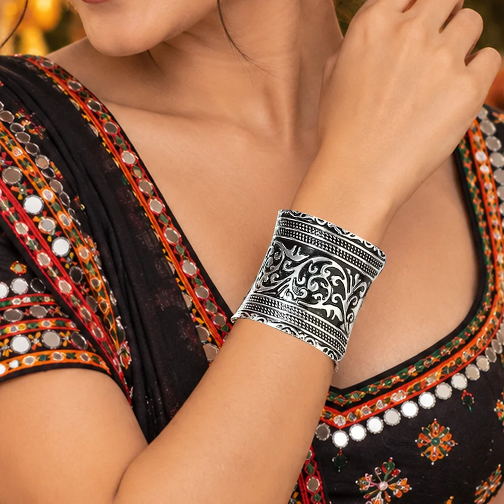 YouBella Oxidised Cuff Bracelet (Silver)
