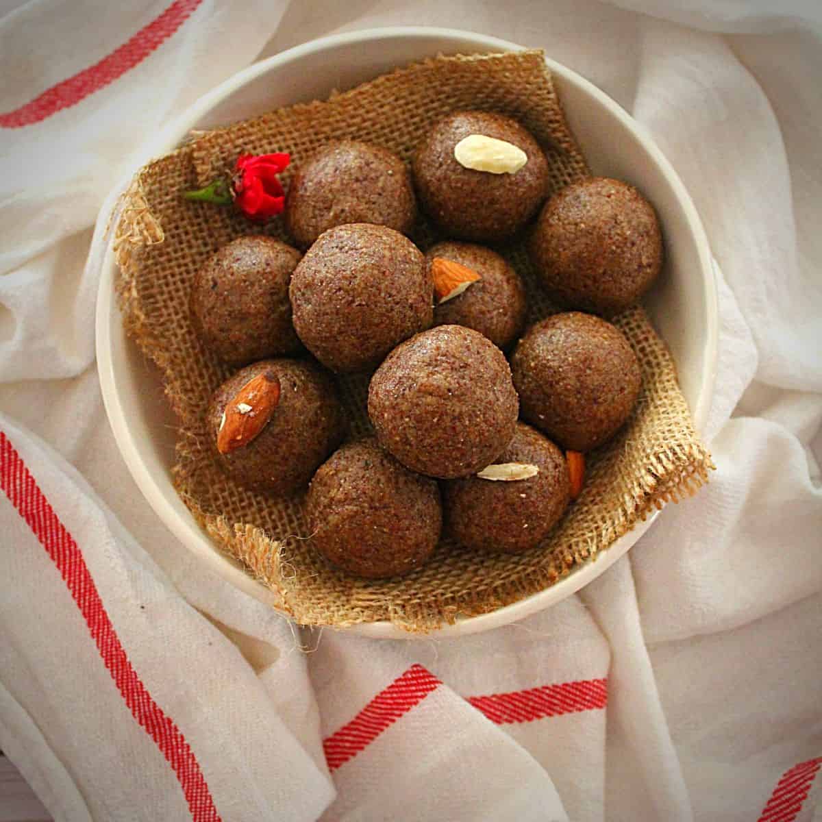 Naturogin Flax Seeds Laddu : A Perfect Snack