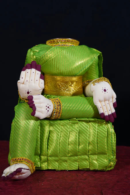 Varalakshmi Amman idol without face