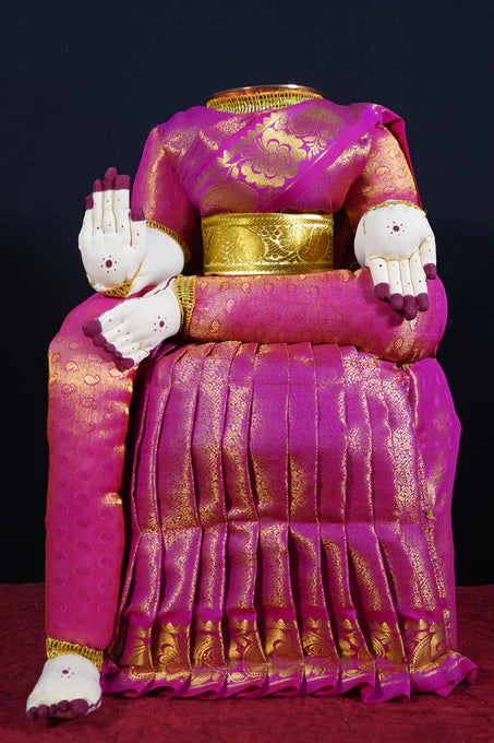 Varalakshmi Amman idol without face