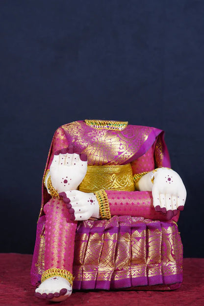 Varalakshmi Amman idol without face