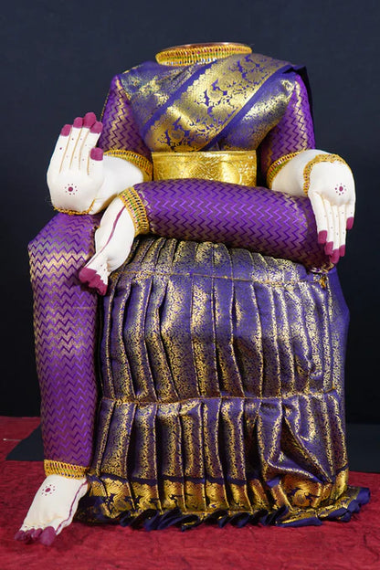 Varalakshmi Amman idol without face