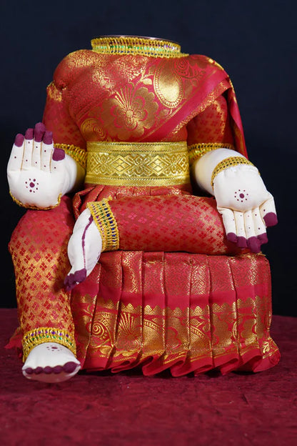 Varalakshmi Amman idol without face
