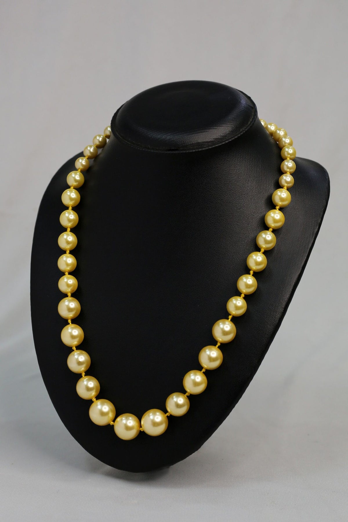 Shubhra Pearl Mala 2201