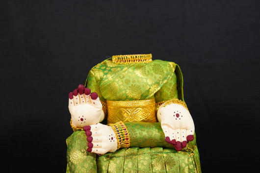Varalakshmi Amman idol without face